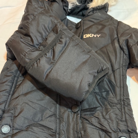 DKNY - NWOT Black Quilted Kids Jacket Snowsuit Bunting Bag with Fur Trim - Picture 5 of 8